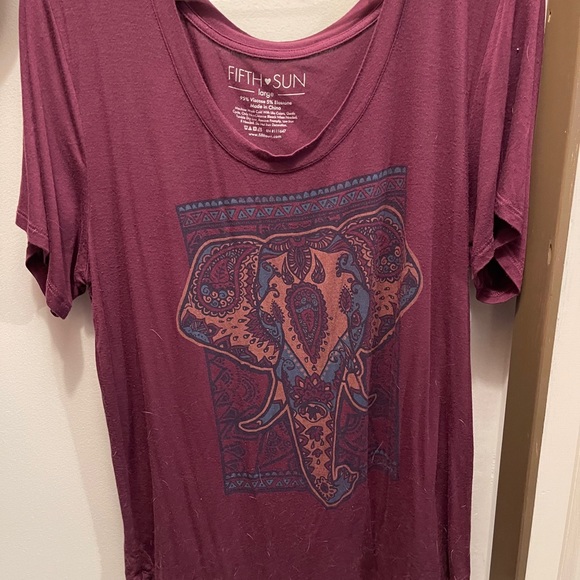 Elephant Graphic Tee - Picture 1 of 1